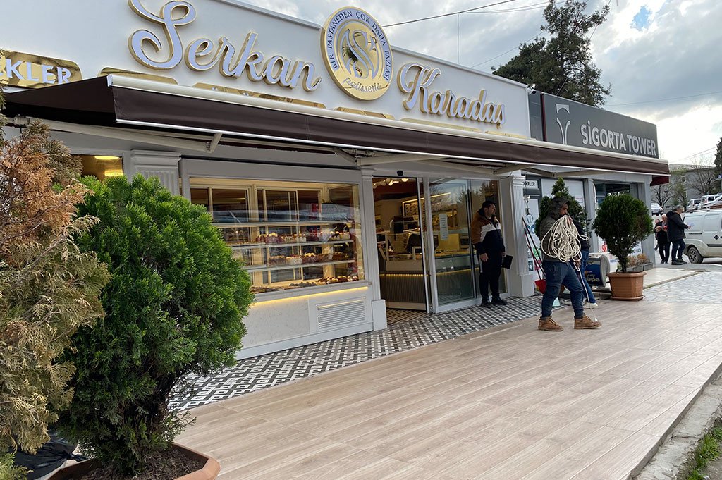 Sakarya tente ve pergole sistemleri, kartal tente, mafsallı tente, kasetli tente, pergole tente, zip perde, wintente, körüklü tente, italyan tente